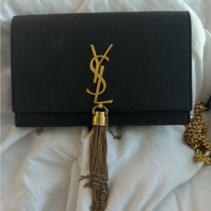 SAINT LAURENT Kate Chain Wallet in Grain